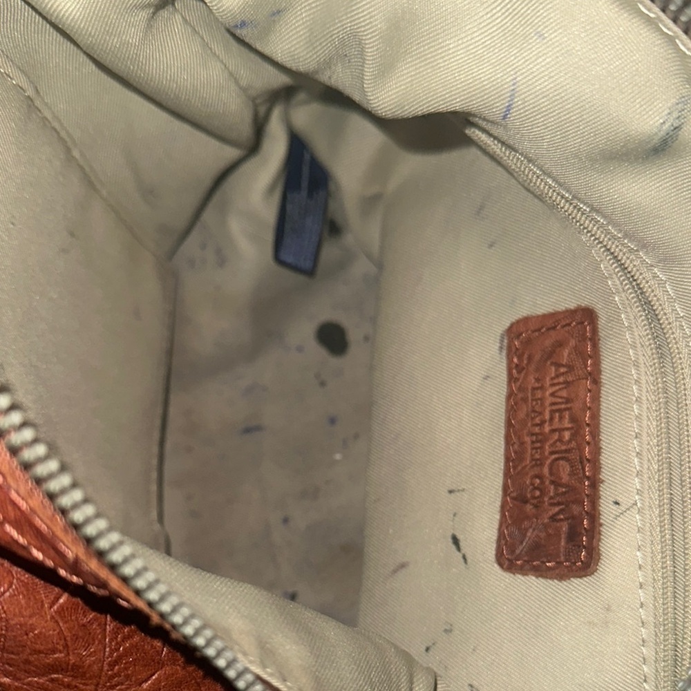 Elegant Brown Leather Shoulder Bag - Picture 13 of 13